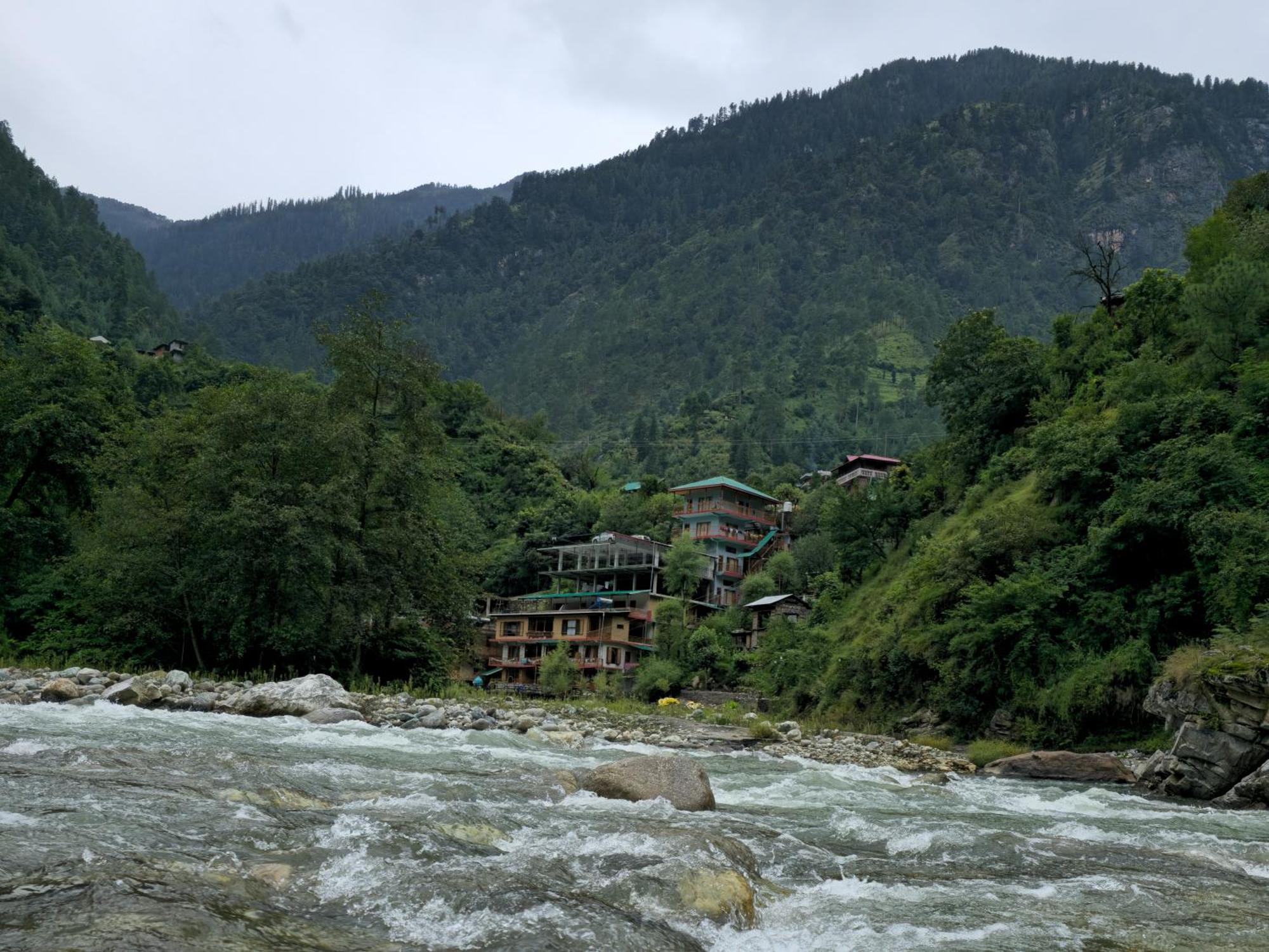 Sharda Resort-Tirthan Valley Banjār Exteriér fotografie