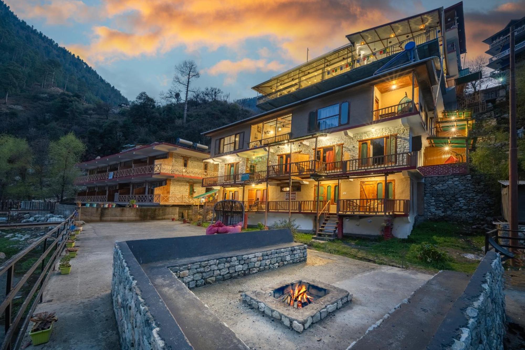 Sharda Resort-Tirthan Valley Banjār Exteriér fotografie